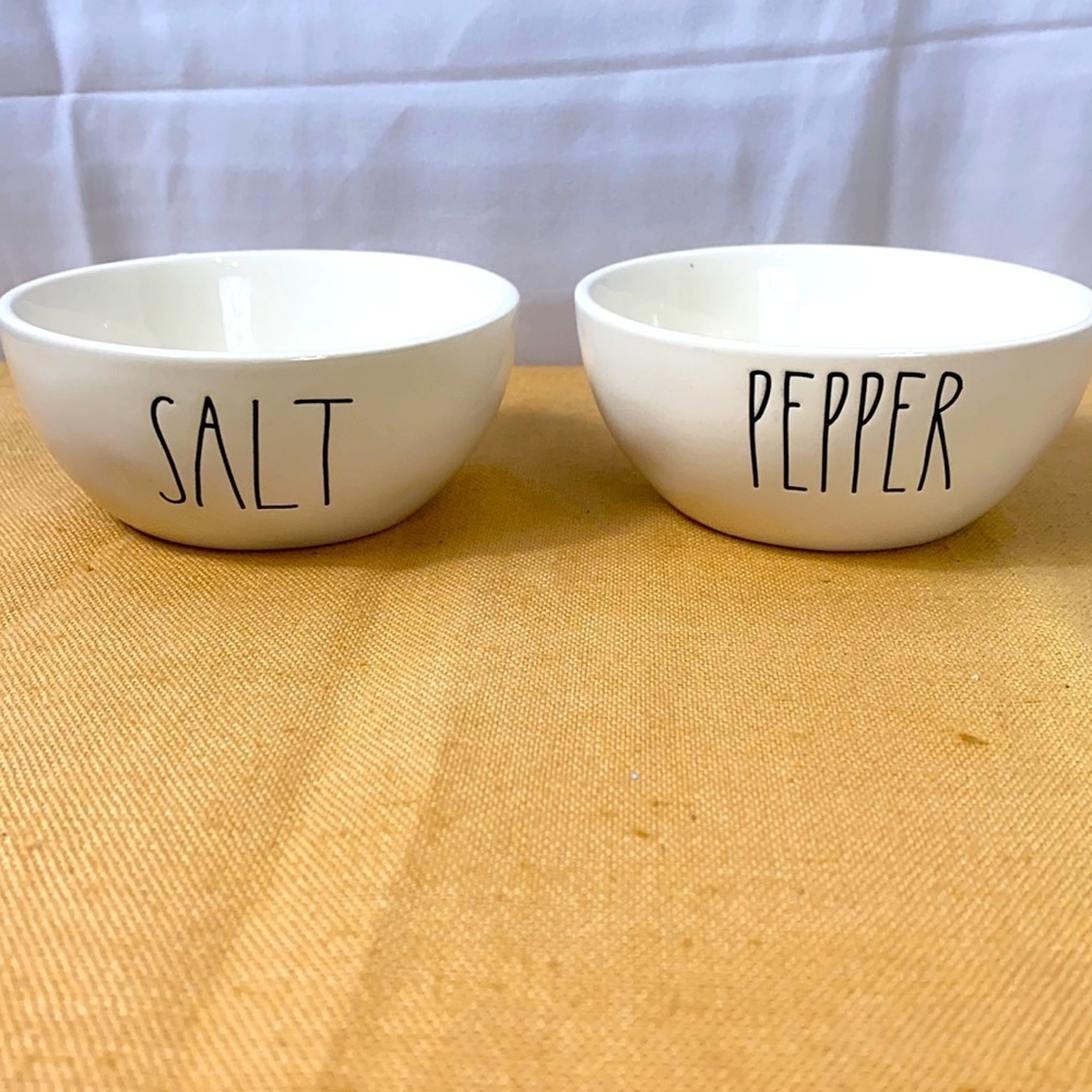 NWOT Rae Dunn Artisan Collection By Magenta Pinch Salt & Pepper Bowls